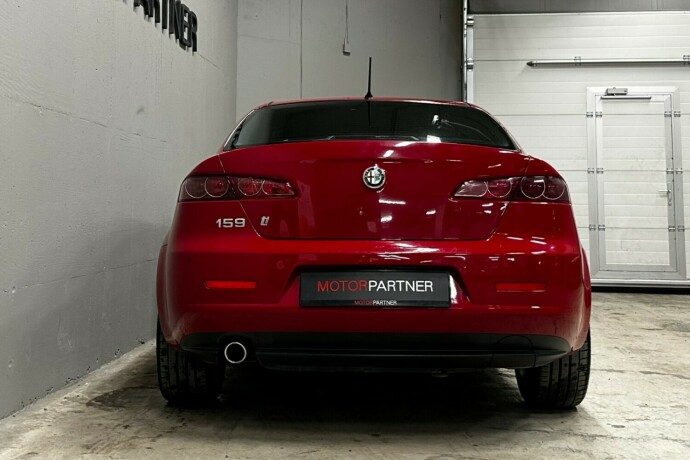 alfa-romeo-159-diesel-2011-big-5