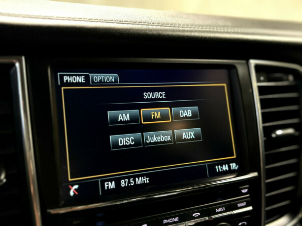 porsche-panamera-bensin-2014-big-15