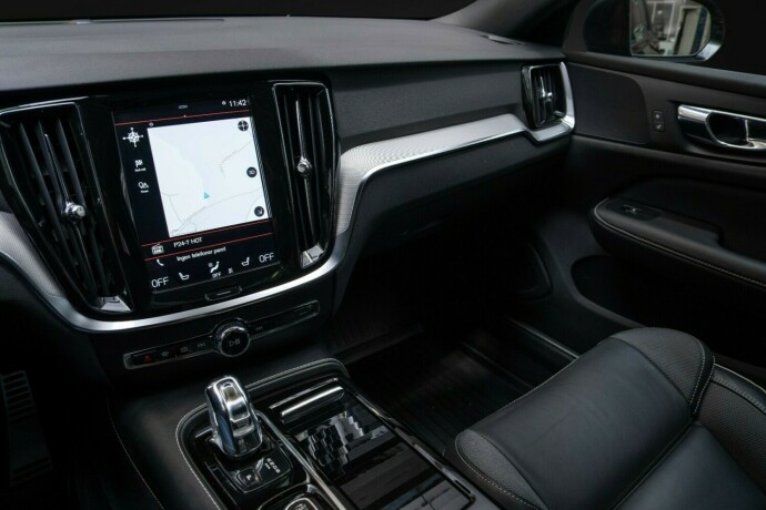 volvo-v60-elektrisitetbensin-2019-big-16