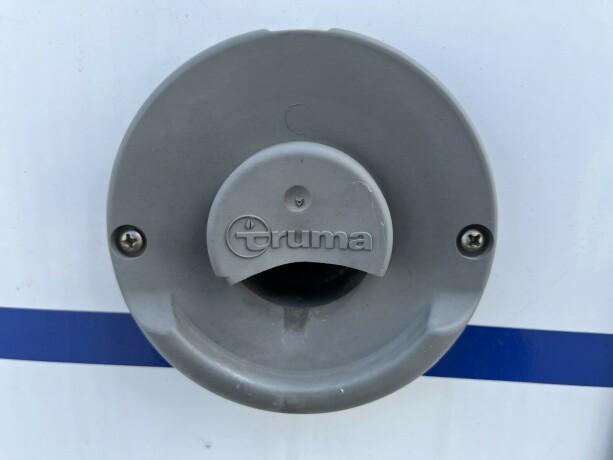 burstner-solano-t-615-lavt-plassert-seng-23-131hk-stort-kj248leskap-med-stekeovn-truma-varme-diesel-2007-big-7