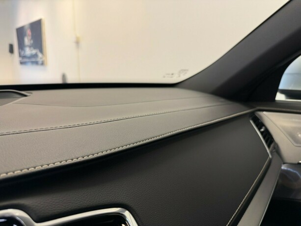 volvo-xc-90-elektrisitetbensin-2018-big-27