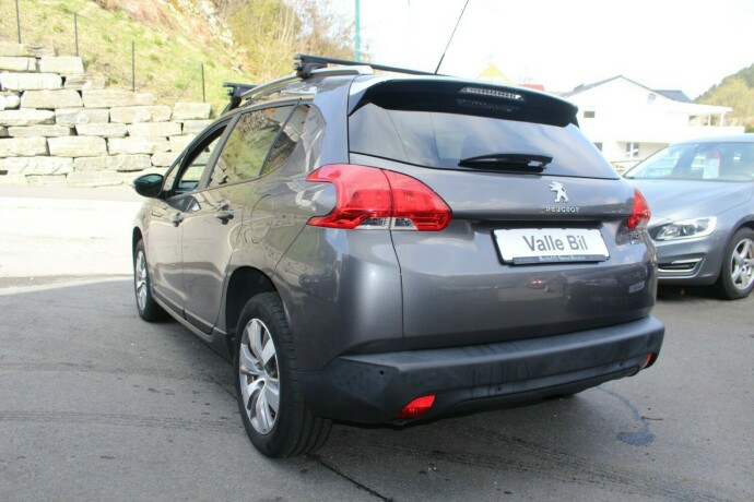 peugeot-2008-bensin-2016-big-2