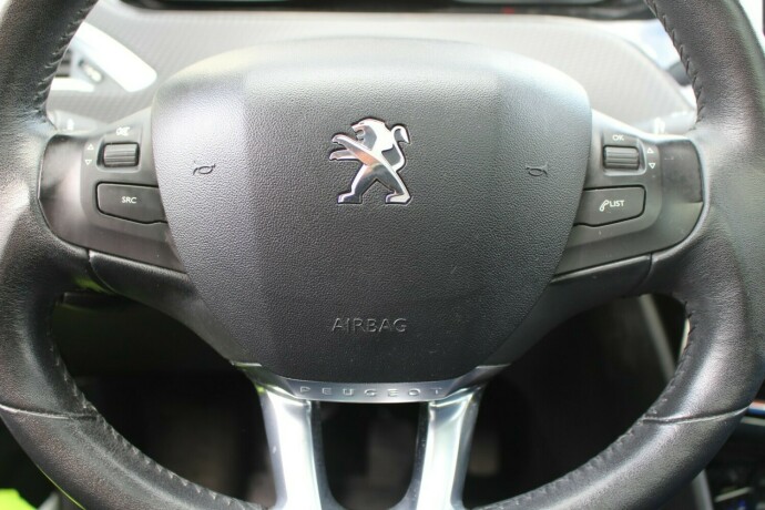 peugeot-2008-bensin-2016-big-14