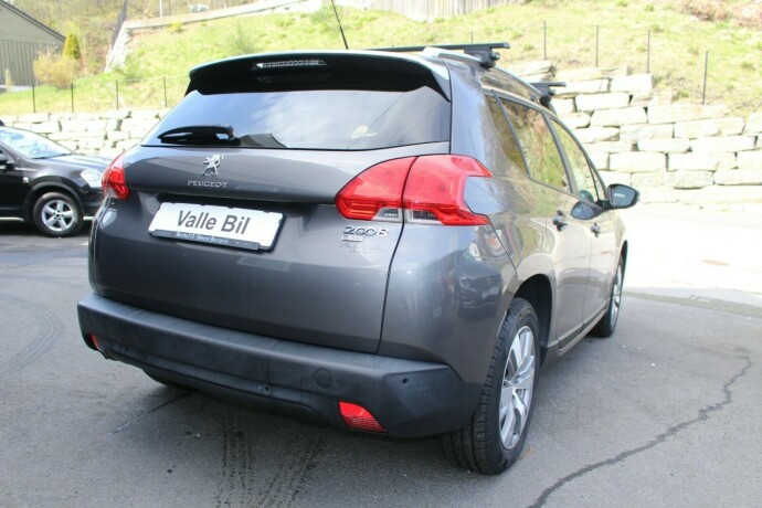 peugeot-2008-bensin-2016-big-3