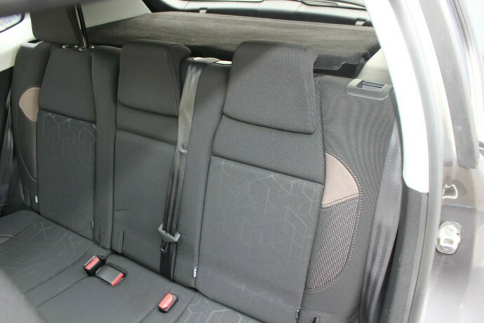 peugeot-2008-bensin-2016-big-5