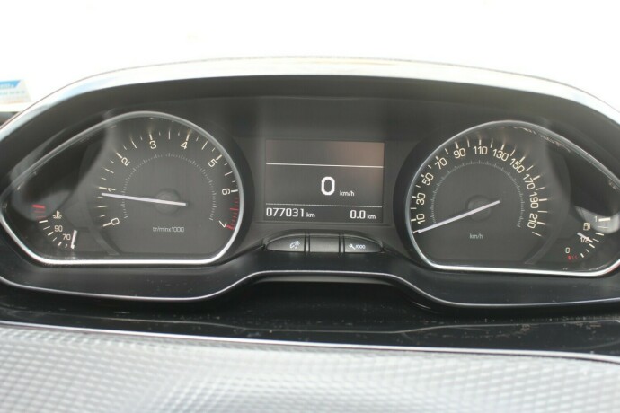 peugeot-2008-bensin-2016-big-7