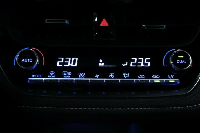 toyota-corolla-elektrisitetbensin-2019-big-17