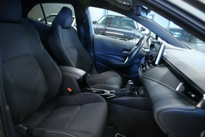 toyota-corolla-elektrisitetbensin-2019-big-9