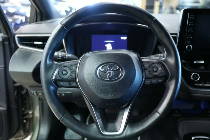 toyota-corolla-elektrisitetbensin-2019-big-10