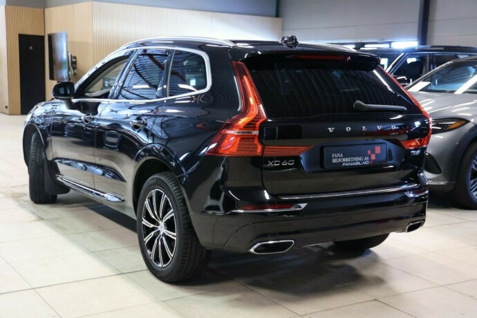 volvo-xc-60-elektrisitetbensin-2018-big-1
