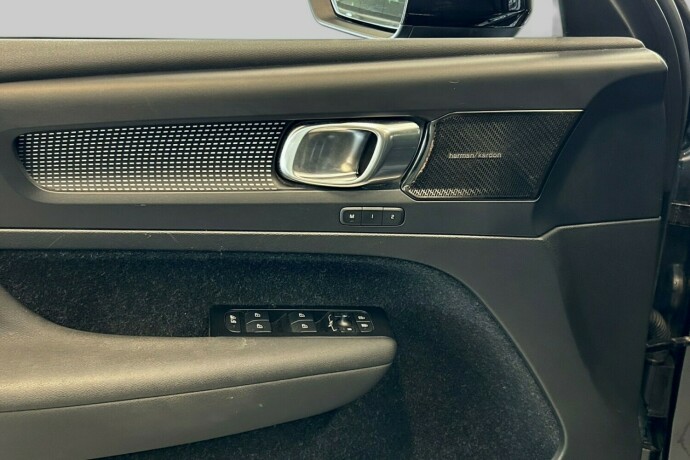volvo-xc-40-elektrisitet-2021-big-5
