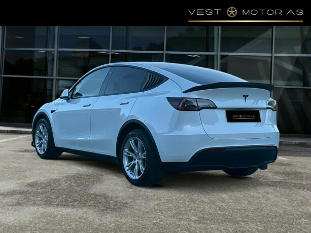 tesla-model-y-elektrisitet-2024-big-4