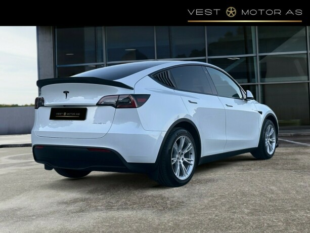 tesla-model-y-elektrisitet-2024-big-7