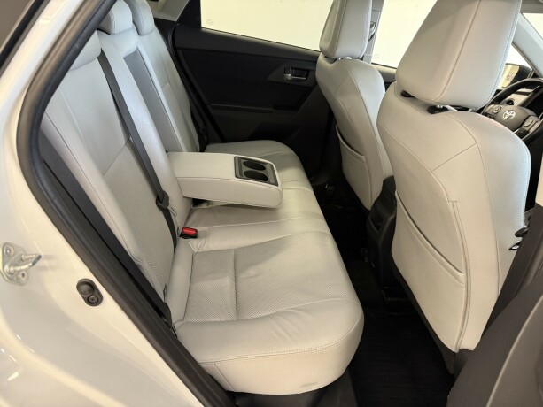 toyota-auris-executive-panorama-12-mnd-garanti-hybrid-big-12