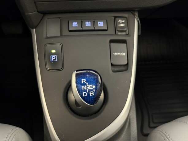 toyota-auris-executive-panorama-12-mnd-garanti-hybrid-big-9