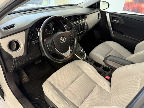 toyota-auris-executive-panorama-12-mnd-garanti-hybrid-big-5