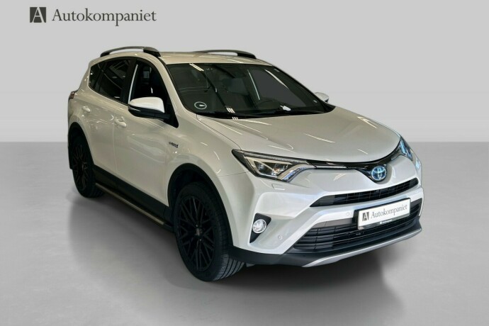 toyota-rav4-elektrisitetbensin-2017-big-0