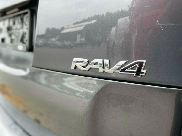 toyota-rav4-diesel-2010-big-22