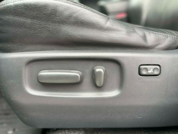 toyota-rav4-diesel-2010-big-9