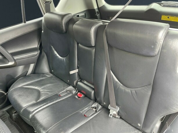 toyota-rav4-diesel-2010-big-11