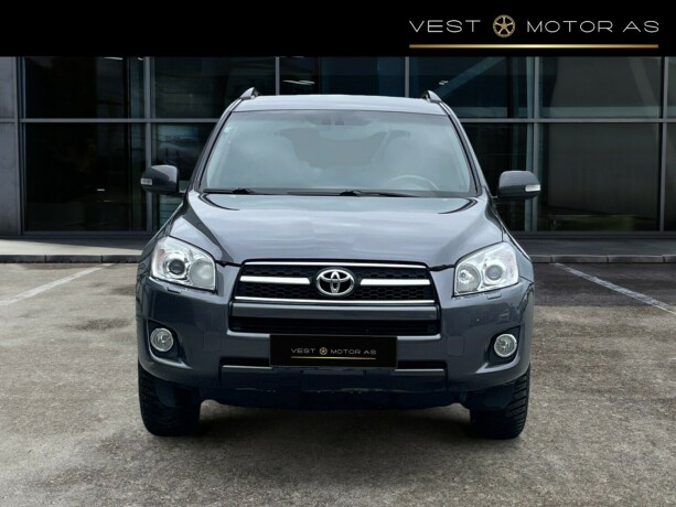 toyota-rav4-diesel-2010-big-1