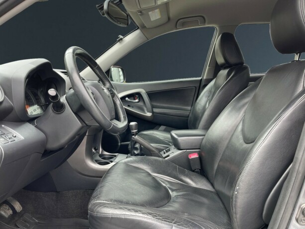 toyota-rav4-diesel-2010-big-8