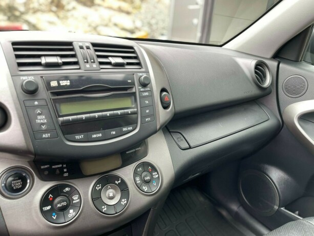 toyota-rav4-diesel-2010-big-21