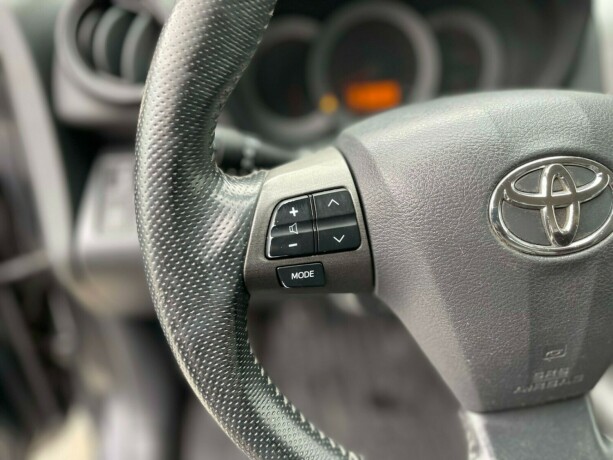 toyota-rav4-diesel-2010-big-18