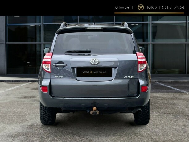 toyota-rav4-diesel-2010-big-5