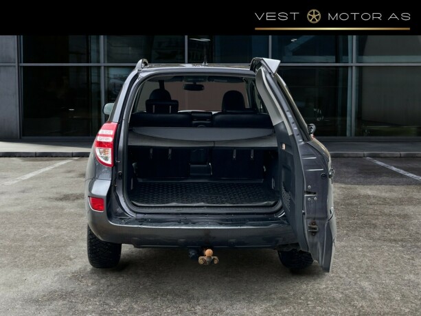 toyota-rav4-diesel-2010-big-6