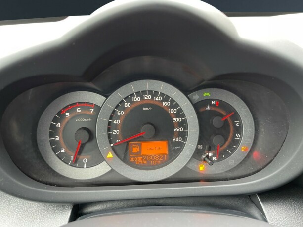 toyota-rav4-diesel-2010-big-15