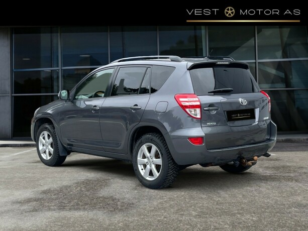 toyota-rav4-diesel-2010-big-4