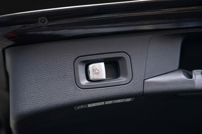 mercedes-benz-c-klasse-elektrisitetbensin-2016-big-39