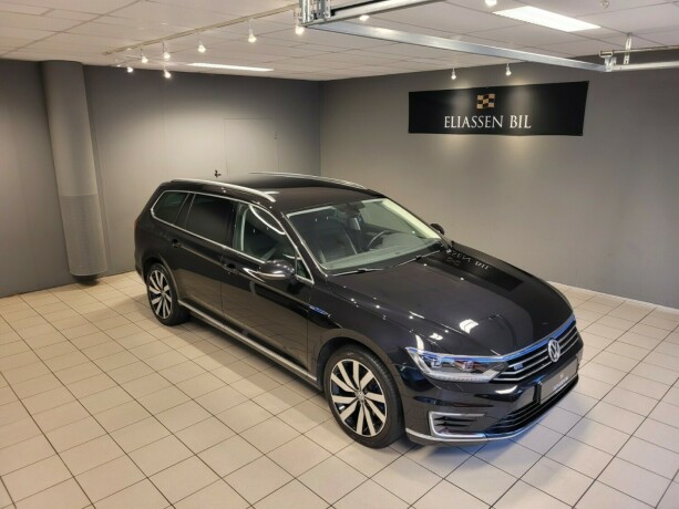 volkswagen-passat-elektrisitetbensin-2017-big-1