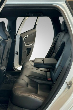 volvo-xc-60-diesel-2016-big-11