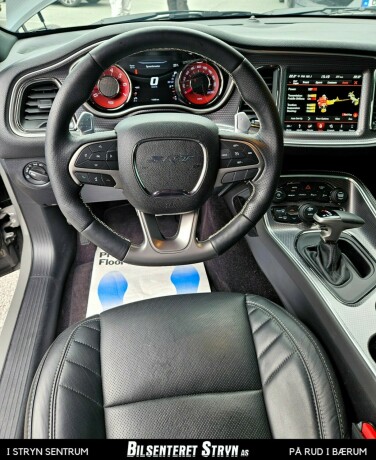 dodge-challenger-bensin-2018-big-16
