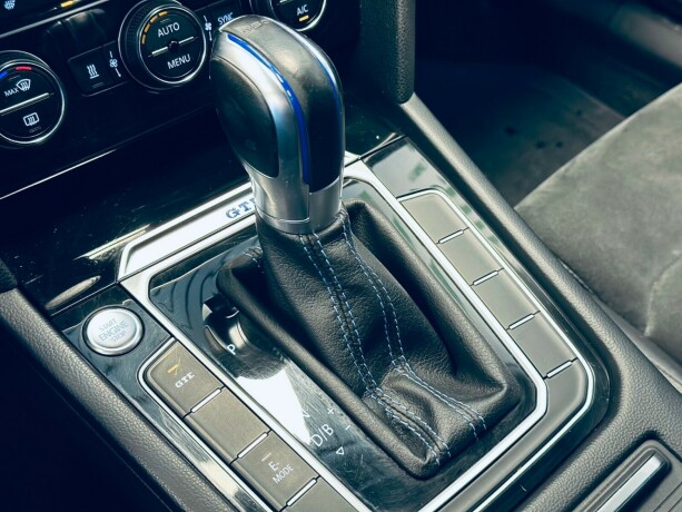 volkswagen-passat-elektrisitetbensin-2017-big-23