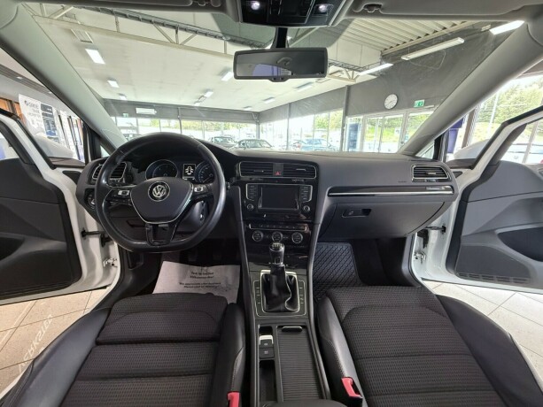 volkswagen-golf-diesel-2013-big-12