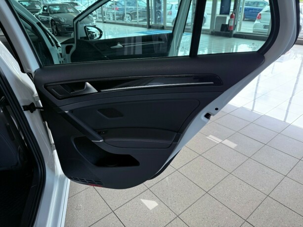 volkswagen-golf-diesel-2013-big-31