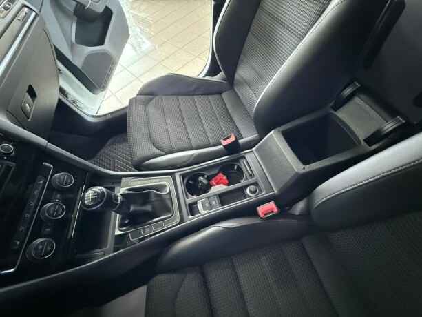 volkswagen-golf-diesel-2013-big-18