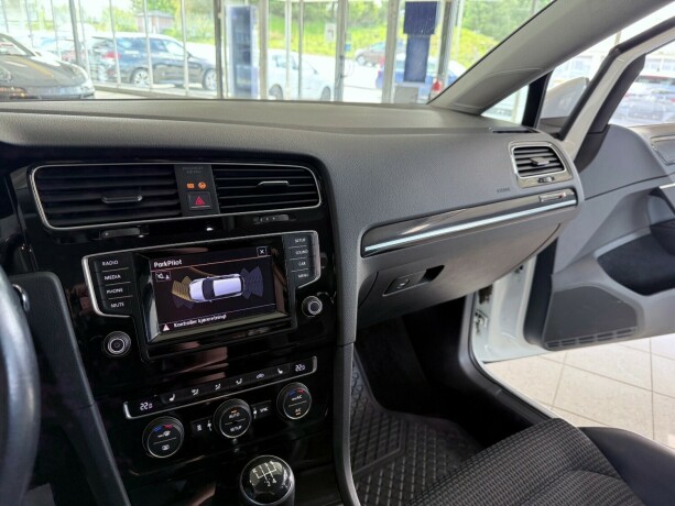 volkswagen-golf-diesel-2013-big-27
