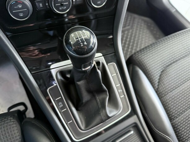 volkswagen-golf-diesel-2013-big-19