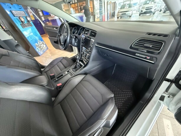 volkswagen-golf-diesel-2013-big-29