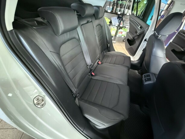 volkswagen-golf-diesel-2013-big-32