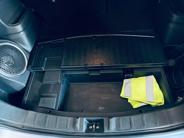 mitsubishi-outlander-bensin-2014-big-33