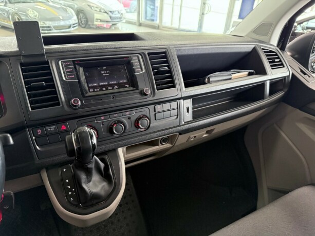 volkswagen-transporter-diesel-2019-big-14