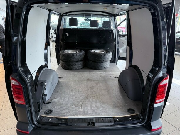 volkswagen-transporter-diesel-2019-big-24