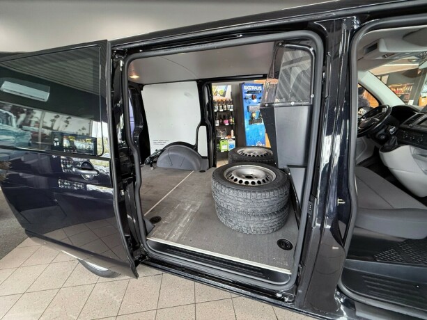 volkswagen-transporter-diesel-2019-big-25