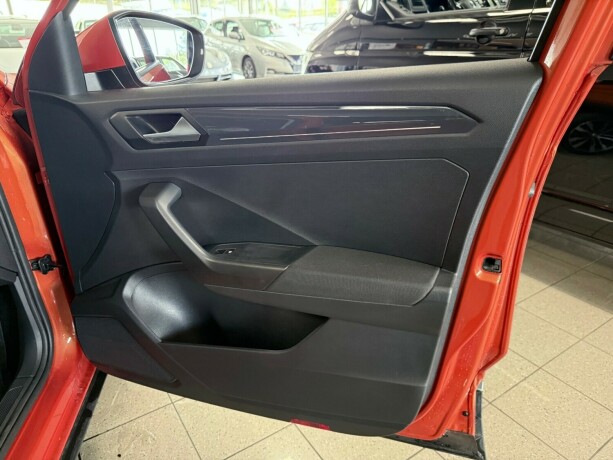 volkswagen-t-roc-bensin-2018-big-31