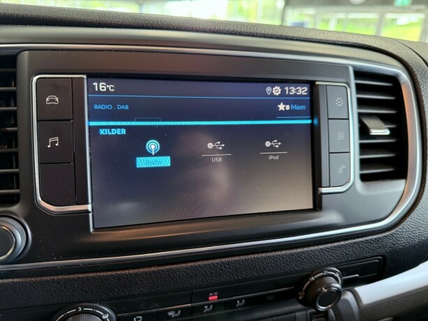 peugeot-expert-diesel-2022-big-17